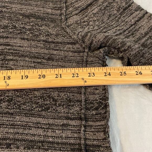 Carbon 2 Cobalt Heathered Gray and Black Sweater - Picture 5 of 8